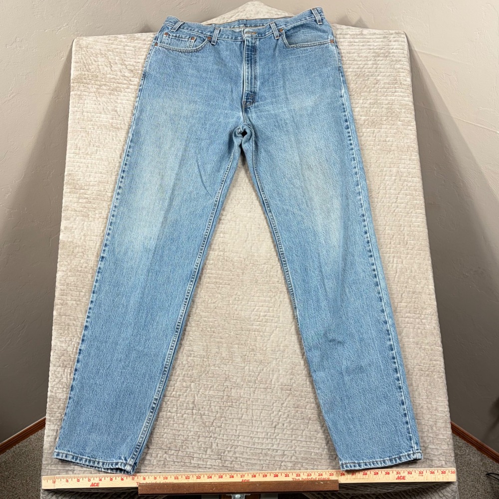 Vintage Levis 550 Relaxed Fit Jeans Mens 40x38 Light Wash Denim Made in USA